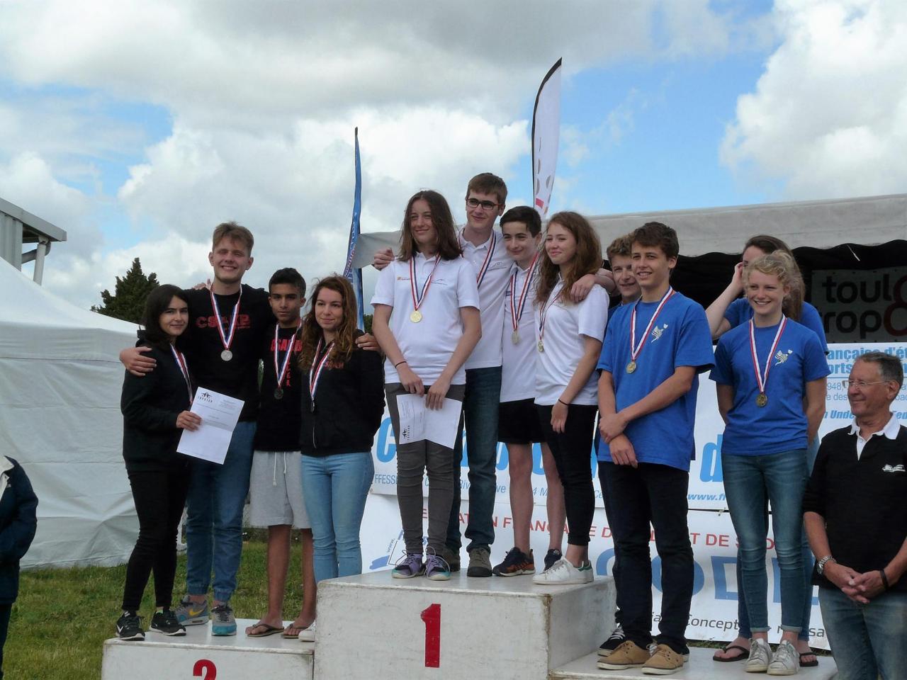 podium relais mixte